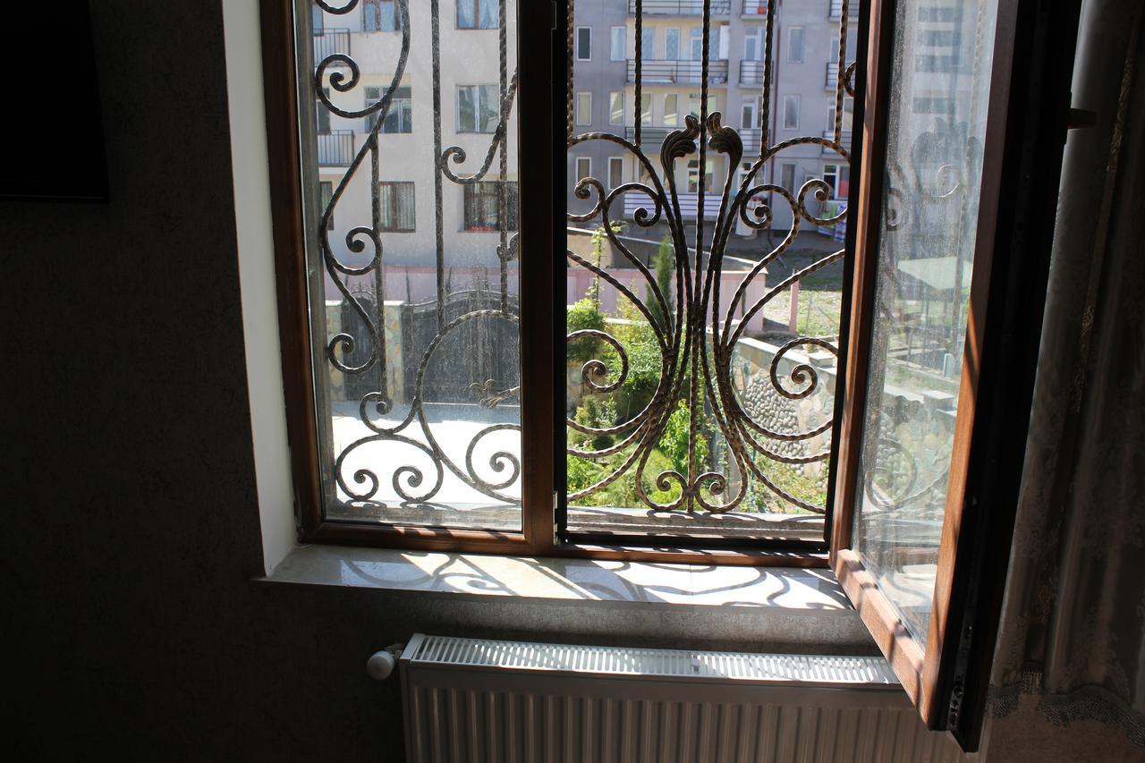 Hotel Mimino Tbilisi Esterno foto