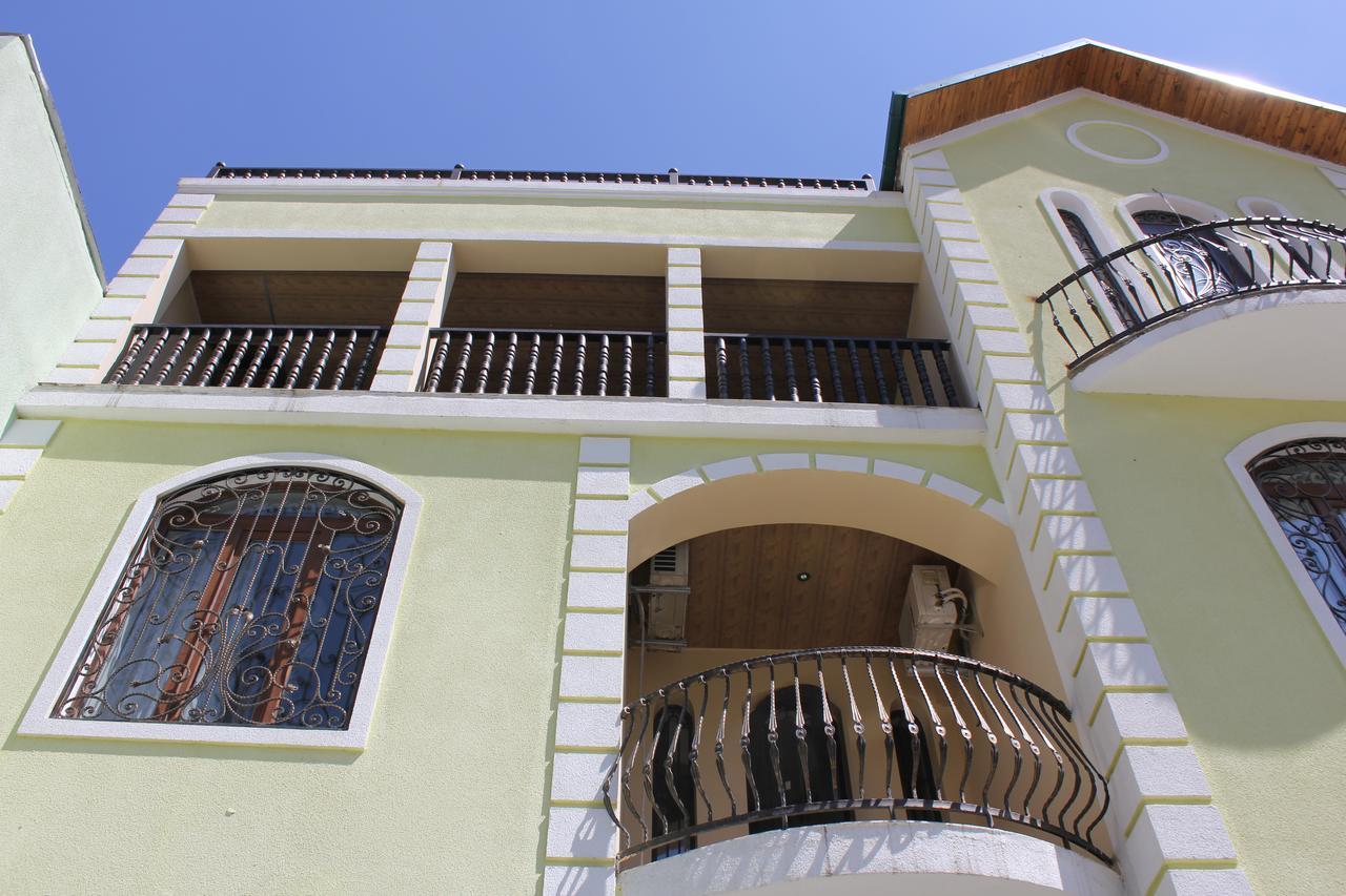 Hotel Mimino Tbilisi Esterno foto