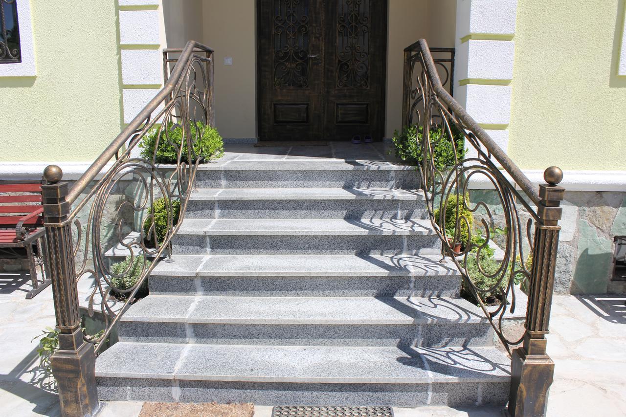 Hotel Mimino Tbilisi Esterno foto